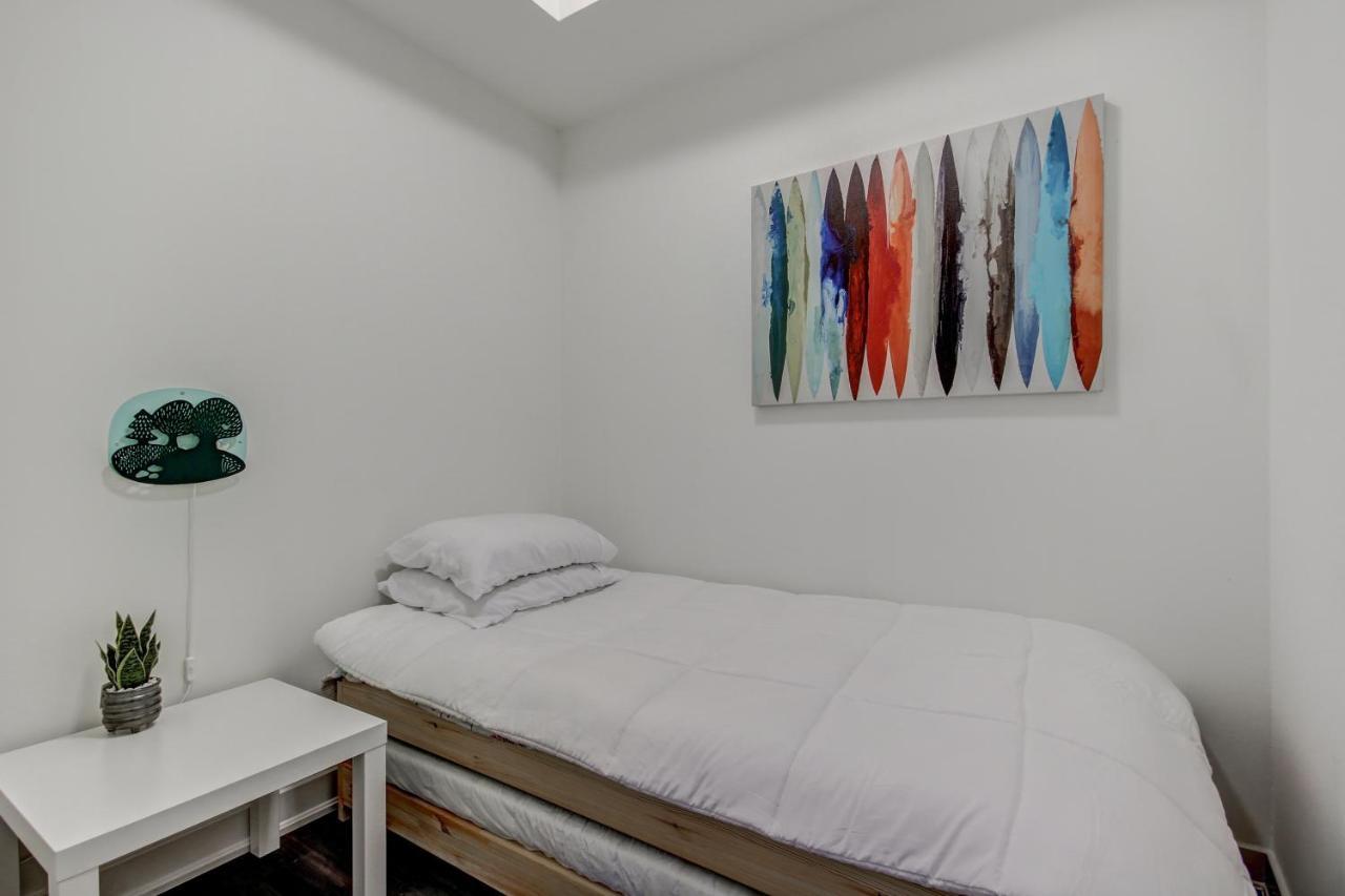 The Benetton Suite - Square One 1 Bedroom + Den + 1 Parking Мисисага Екстериор снимка