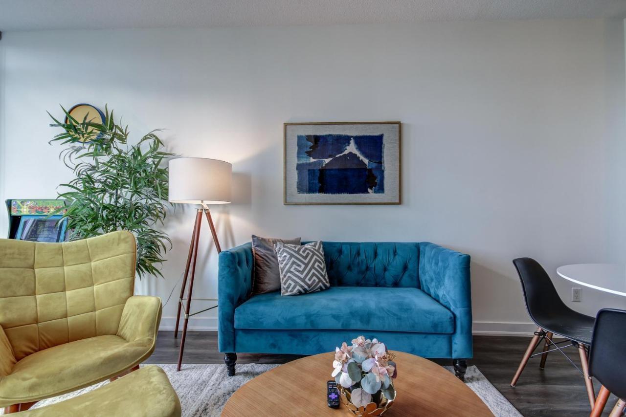 The Benetton Suite - Square One 1 Bedroom + Den + 1 Parking Мисисага Екстериор снимка